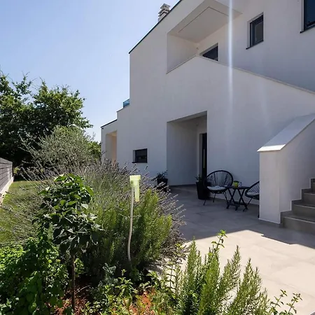 Ana Apartment
