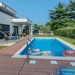 Ana Poreč