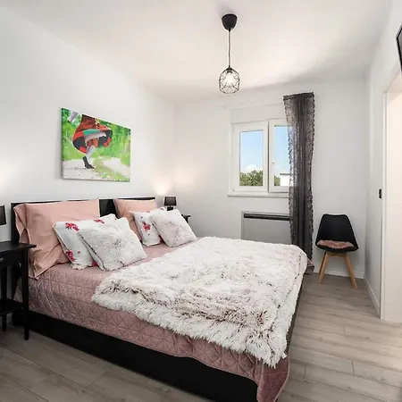 Апартаменти Ana